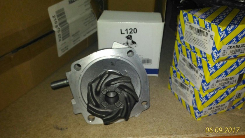 Помпа Нива 21214