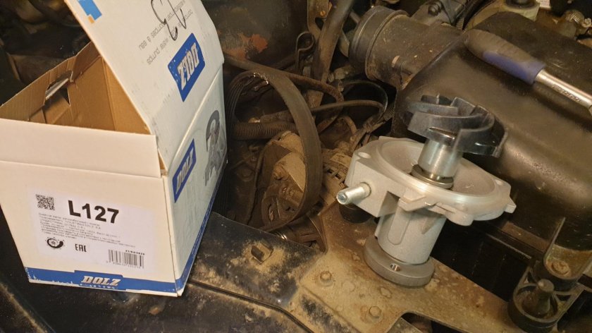 Помпа Нива Шевроле с кондиционером