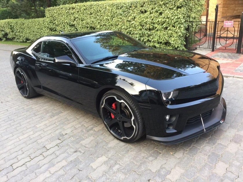 Шевроле Камаро черная