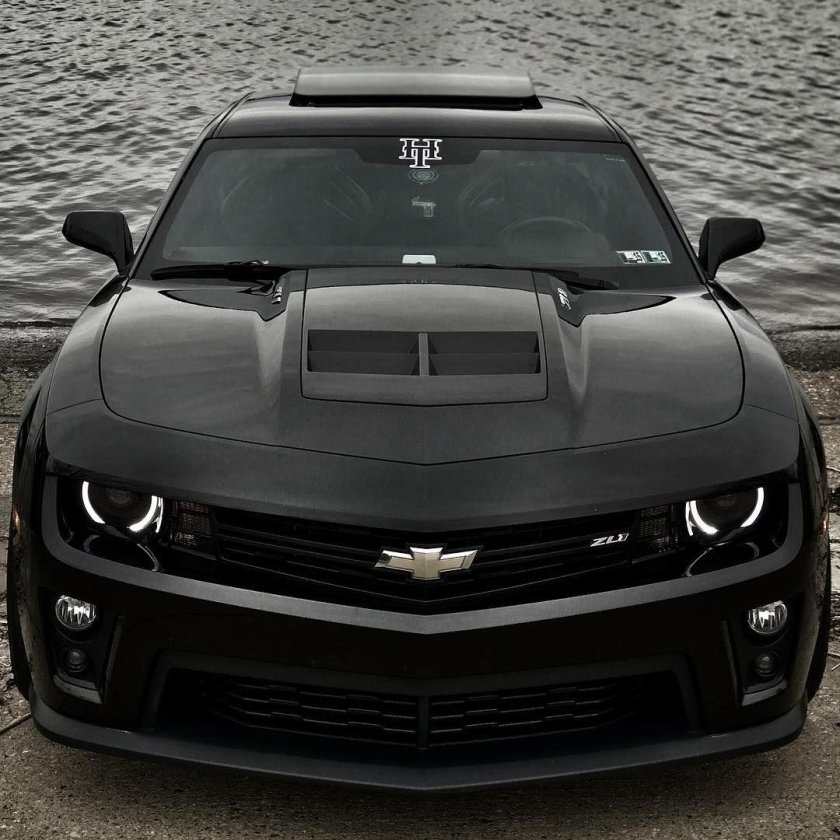 Chevrolet Camaro черный