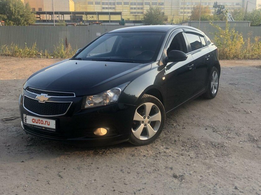 Шевроле Круз 2012 год черный