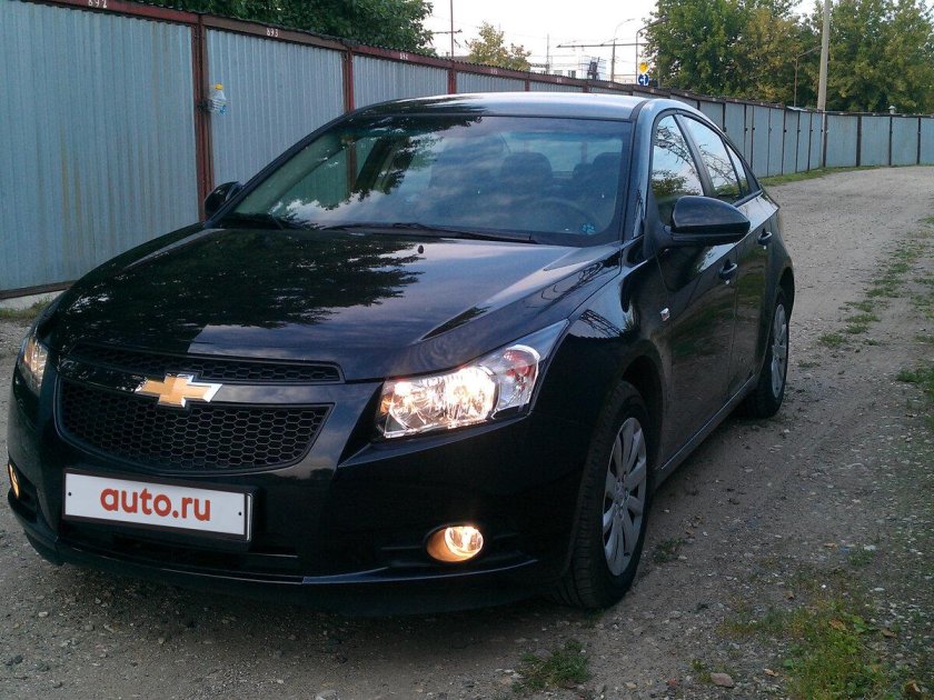 Chevrolet Cruze 2011 седан чёрный