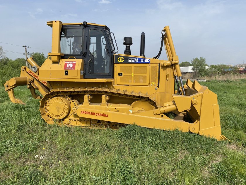 Бульдозер шантуй sd16