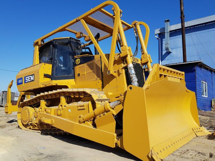 Бульдозер sem 826d