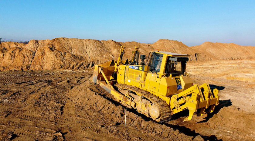 Бульдозер sem 826d