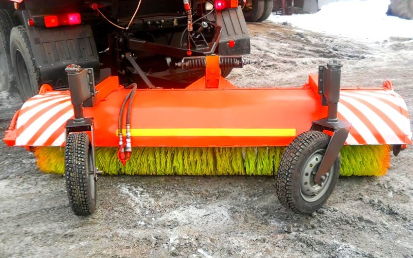 Щетка дорожная