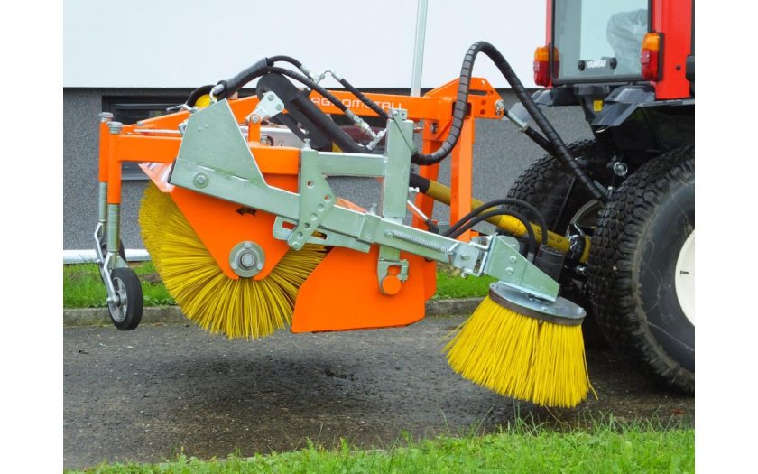 МТЗ 82 щетка подметальная