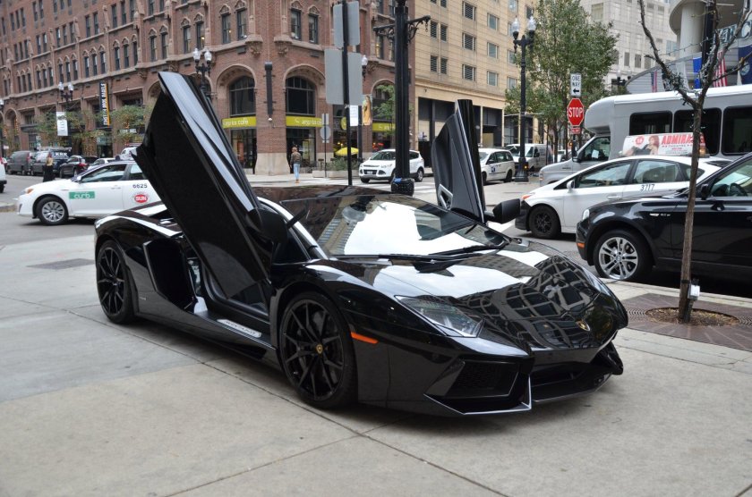 Lamborghini Aventador lp700-4 Золотая