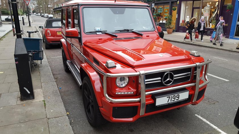 Мерседес Гелендваген красный