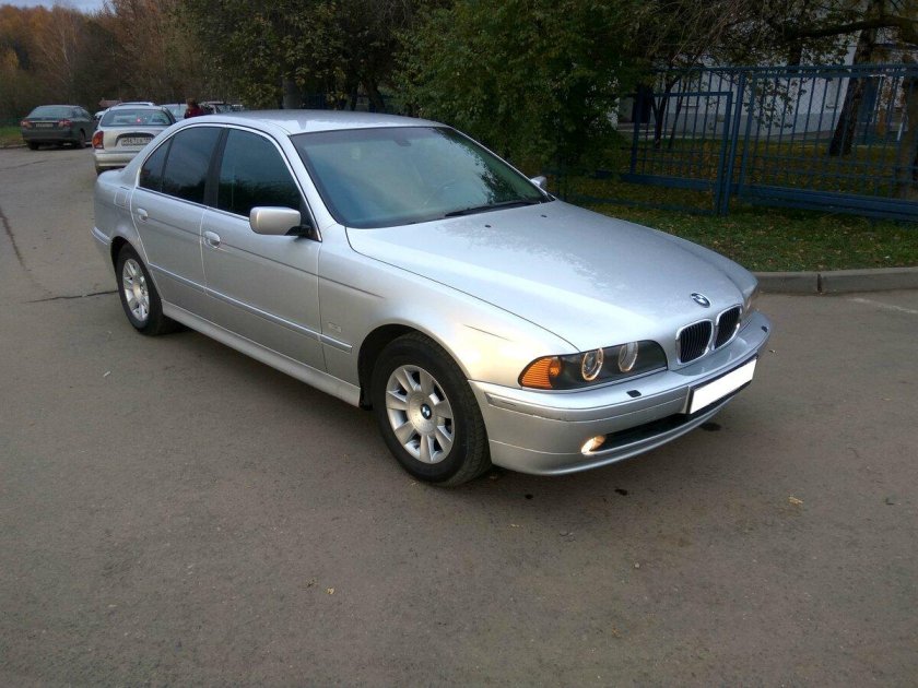 БМВ 525i 2003