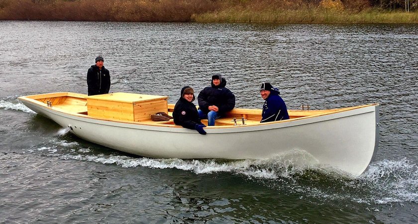 Катер 12 Dinghy водоизмещающий