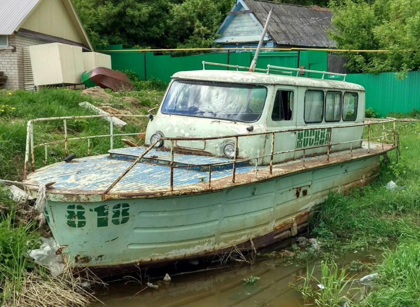 Старый катер