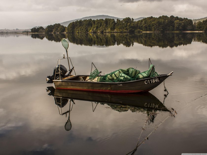 Рыболовная лодка