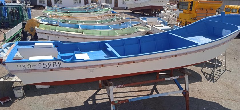 Лодка стальная промыслово транспортная