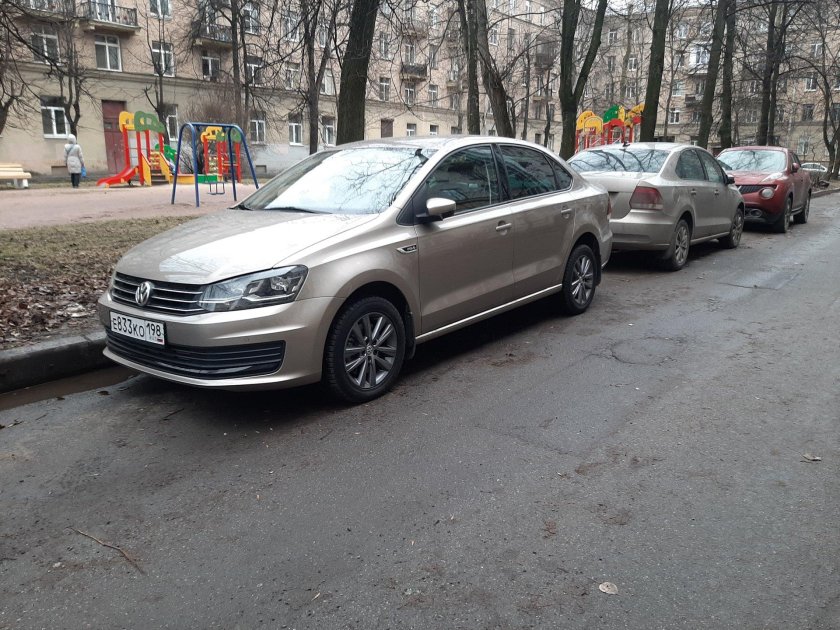 Фольксваген серебристый