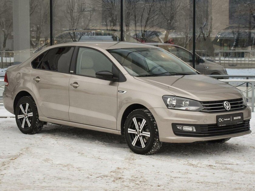 VW Polo Liftback серебристый Tungsten
