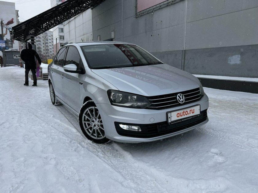 Volkswagen polo v