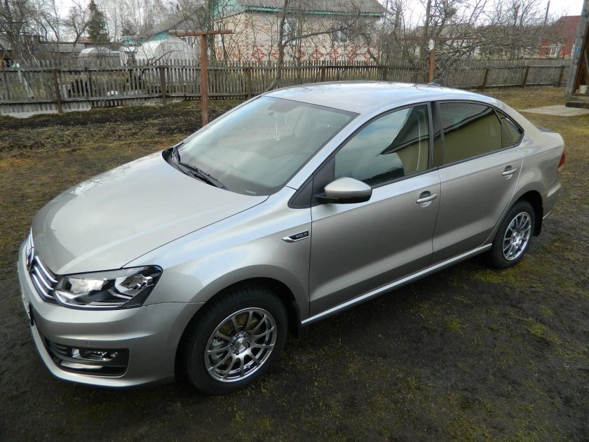 Фольксваген поло серебристый