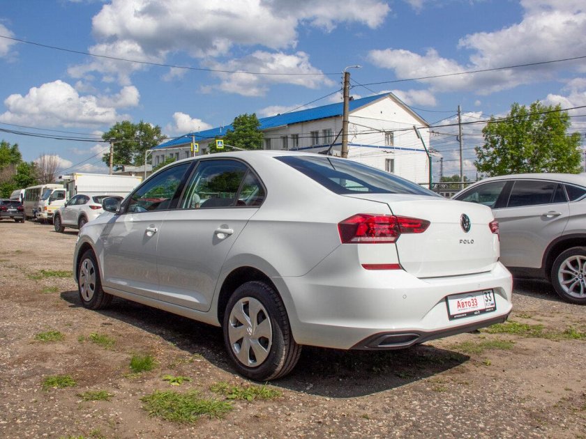 Volkswagen Polo 2022 белый