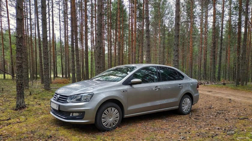 Фольксваген поло серебристый