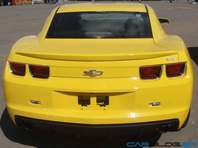 Шевроле Камаро сзади