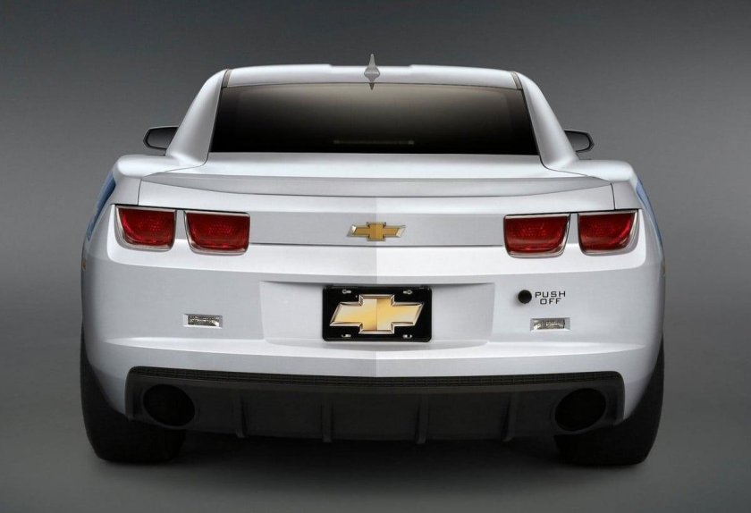 Шевроле Камаро сзади