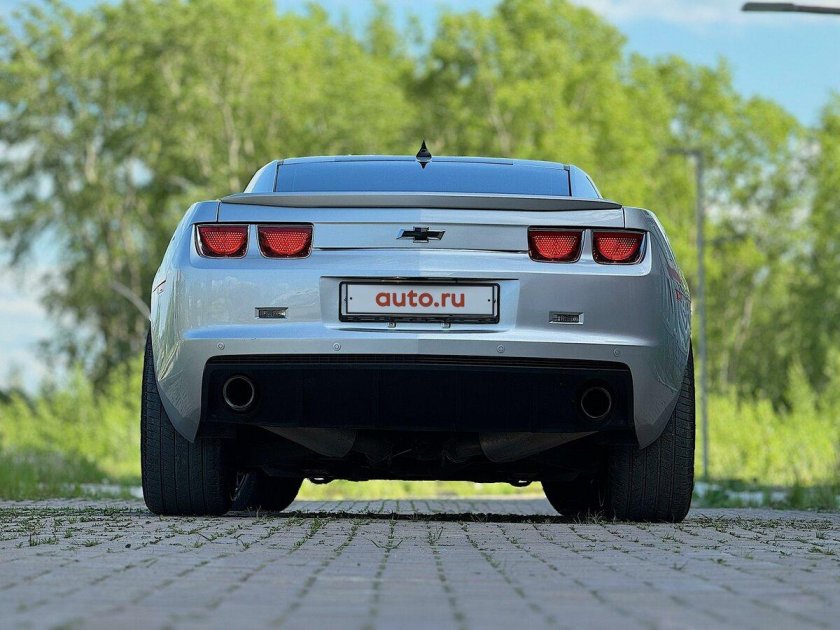 Серый шевроле