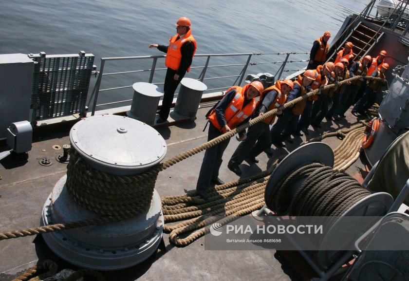 Береговой матрос швартовщик