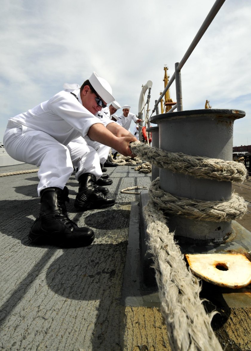 Береговой матрос швартовщик
