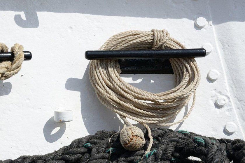 Узел для выброски швартовых