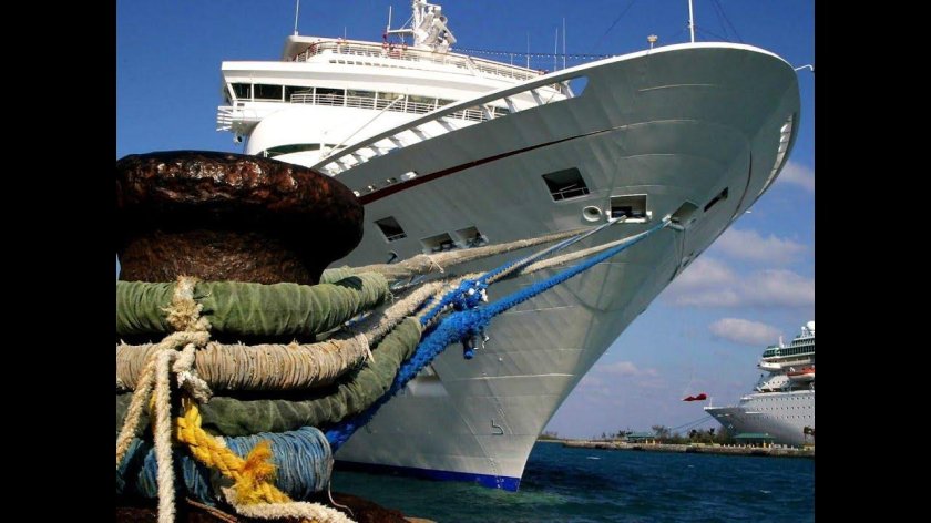 Пришвартованный корабль