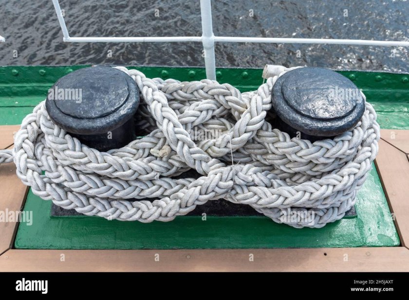 Кнехт швартовый