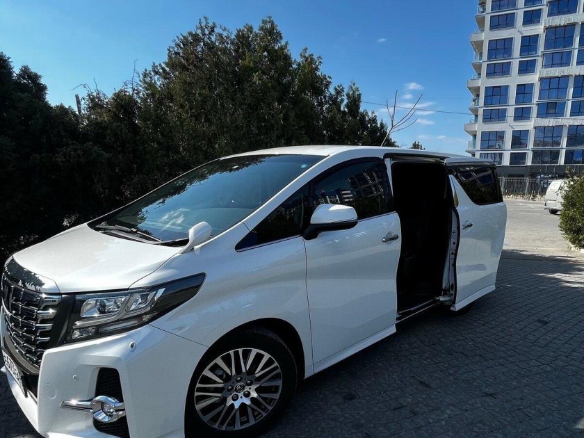 Toyota alphard 2017
