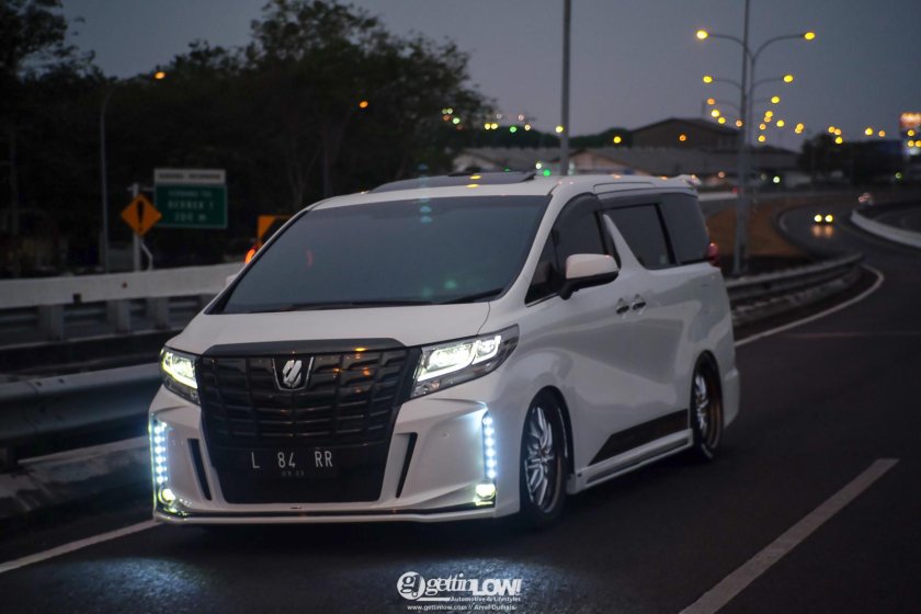 Toyota Alphard 2017