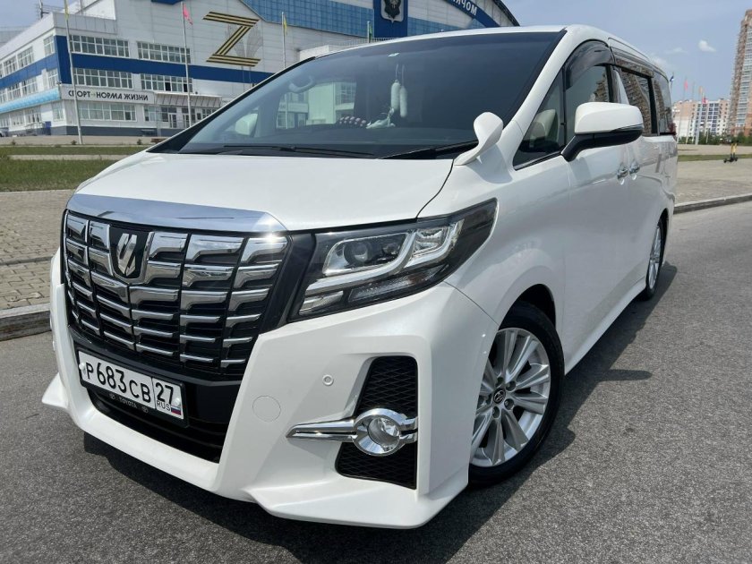 Белый альфард 2017