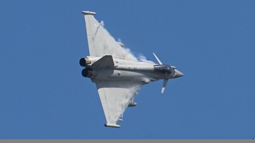 Пилот истребителя