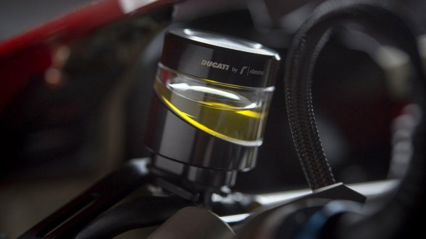 Тормозной бачок Rizoma