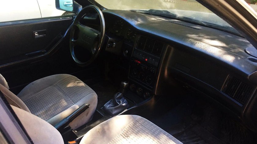 Ауди 80 черный салон