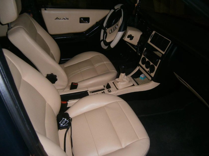 Белый салон Ауди 80 б4