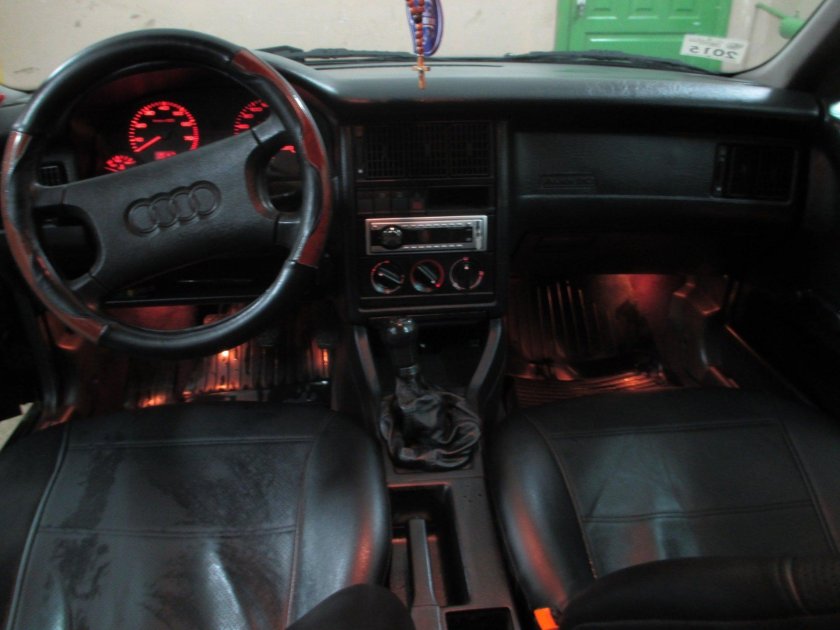 Подсветка салона Ауди 80 б4