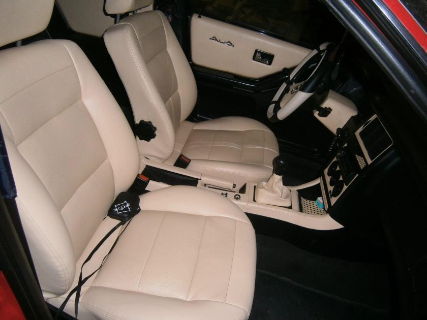 Бежевый салон Ауди 80 б3