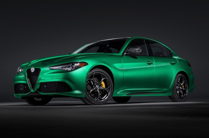 Альфа Ромео Джулия 2022