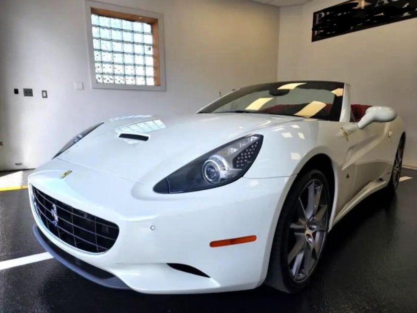 Феррари Калифорния белая