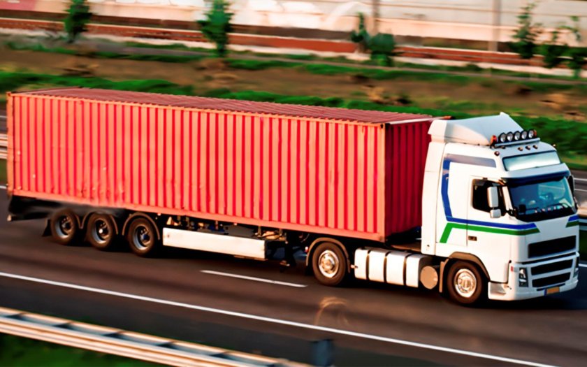 Фура с контейнером