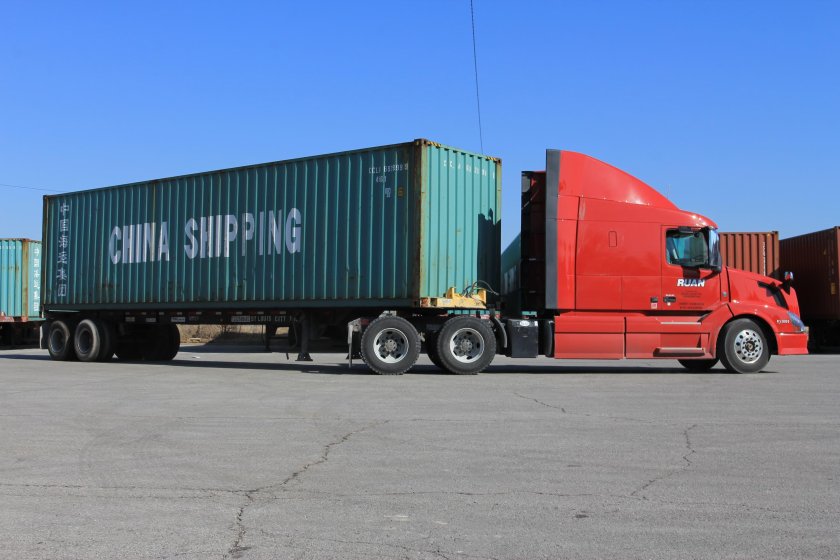 Контейнеровоз 20 футов вольво