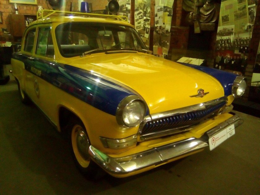 Музей московский транспорт (ретро - автомобилей)