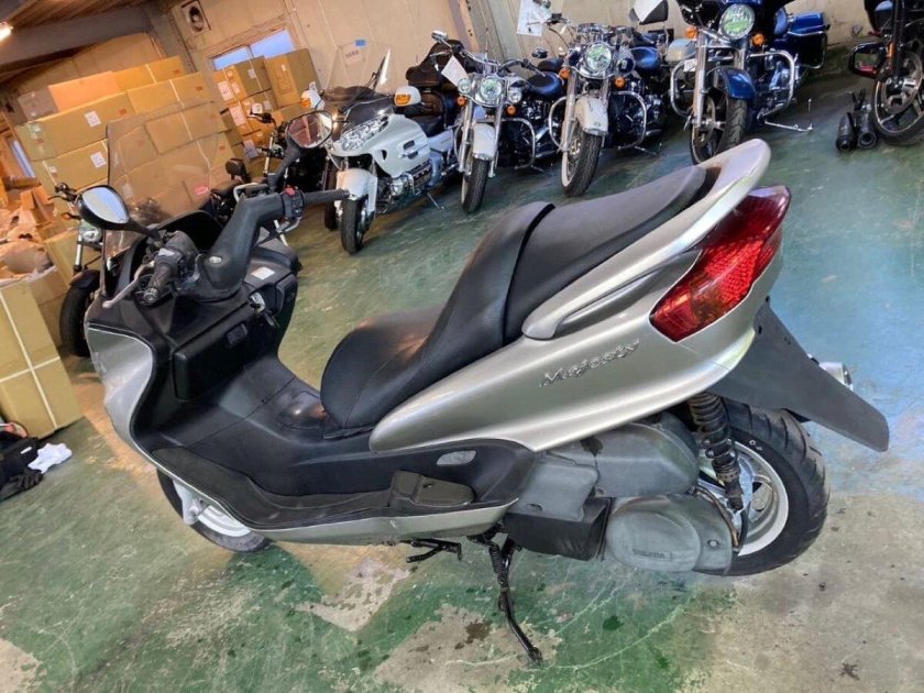 Suzuki burgman (skywave) 400