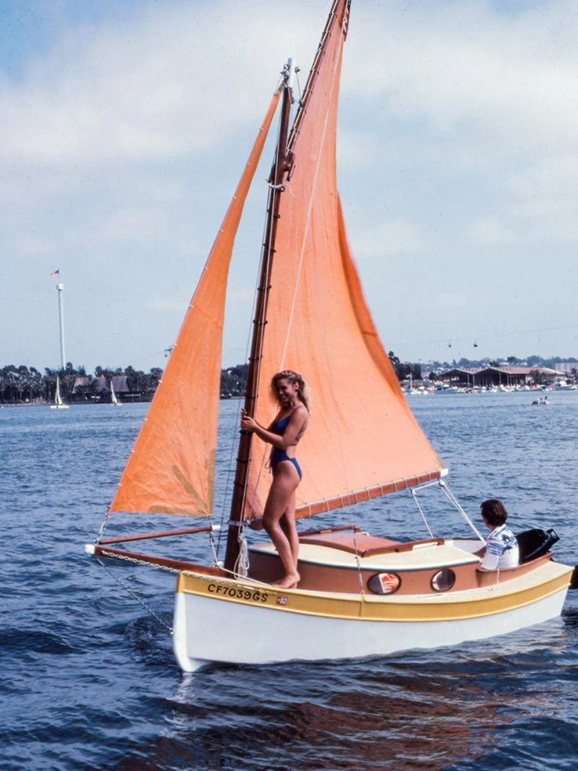 Швертбот КЭТБОТ