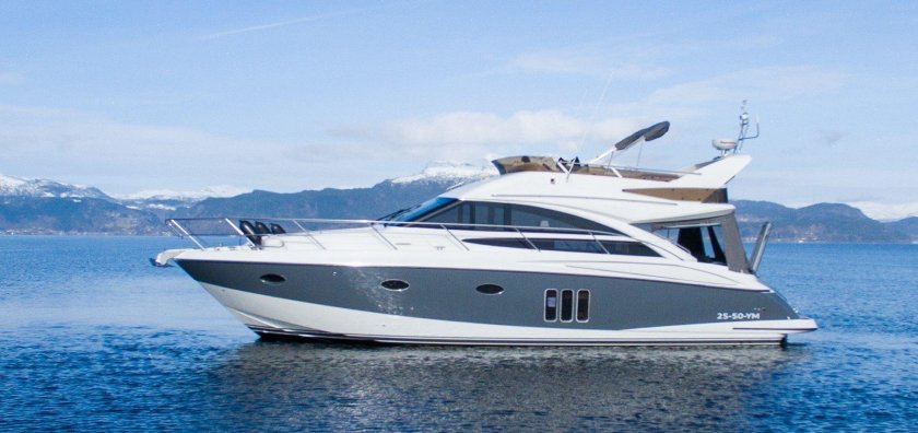 Моторная яхта