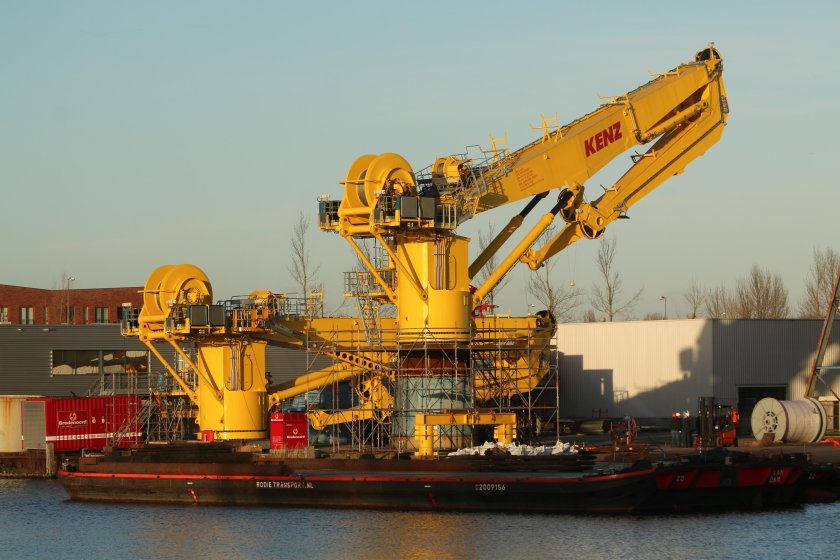 Судовые краны Либхер